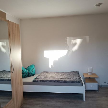 Moderne Ferienwohnung bis 4 Personen Ronneburg  Exterior foto