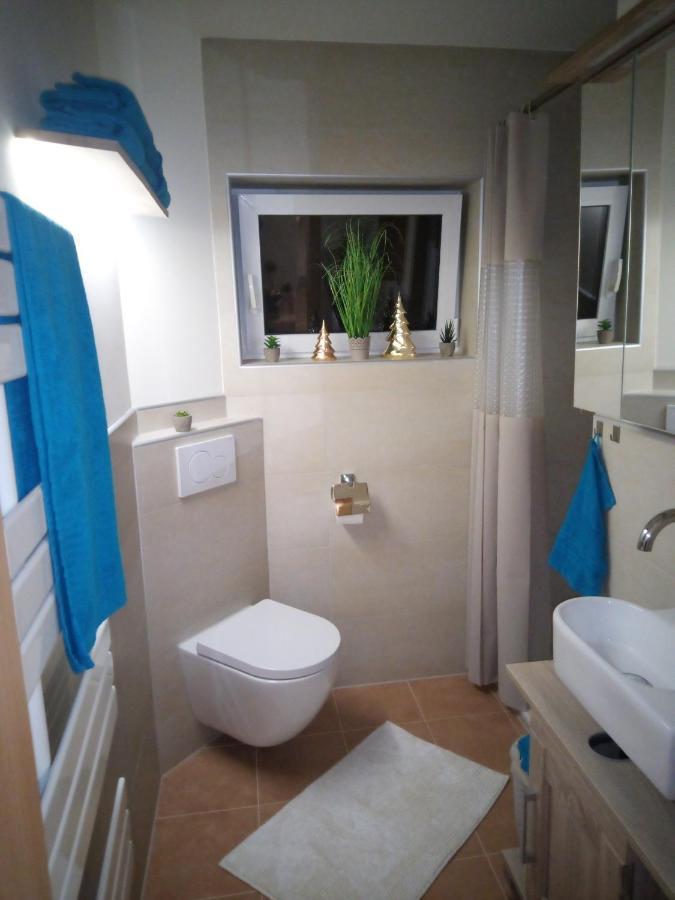Moderne Ferienwohnung bis 4 Personen Ronneburg  Exterior foto