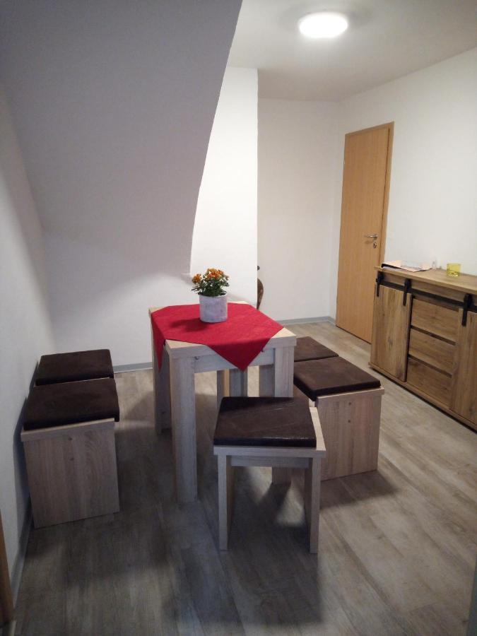 Moderne Ferienwohnung bis 4 Personen Ronneburg  Exterior foto